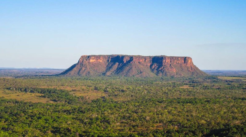 Trilha no Morro do Chapéu - Chapada das Mesas